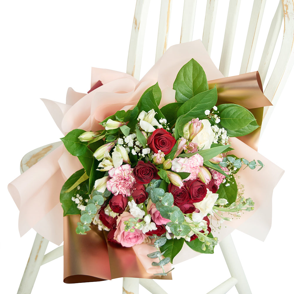 Elegant Mixed Rose Bouquet - Gift Baskets Delivery